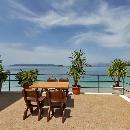 Riviera - Zuta Kuca Gasthof