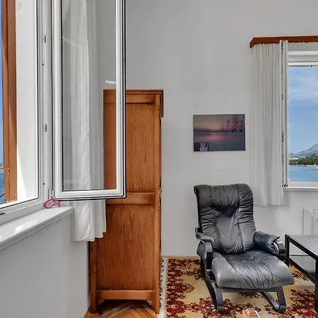 Riviera - Zuta Kuca Gasthof