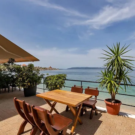 Riviera - Zuta Kuca *