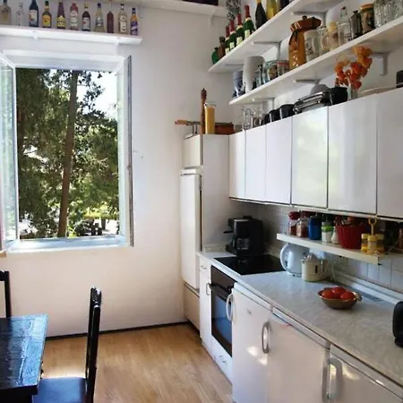 Riviera - Zuta Kuca * Makarska