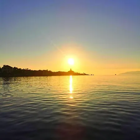 Riviera - Zuta Kuca Gasthof Makarska