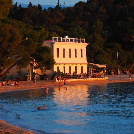 Riviera - Zuta Kuca * ماكارسكا