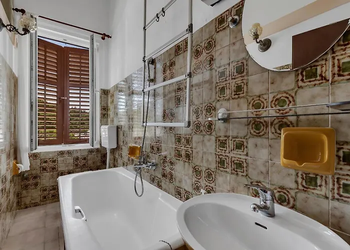 Riviera - Zuta Kuca Πανσιόν