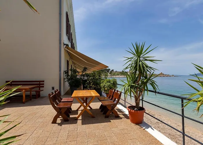 Riviera - Zuta Kuca Πανσιόν *