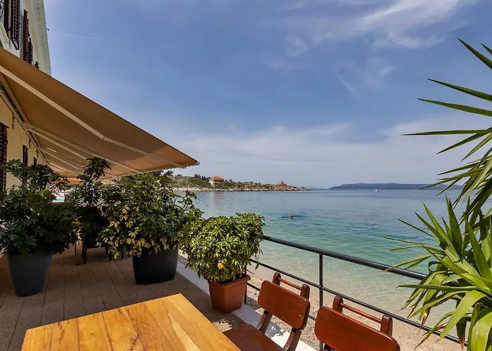 Riviera - Zuta Kuca Πανσιόν