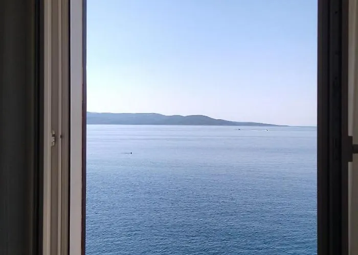 Riviera - Zuta Kuca * Μακάρσκα